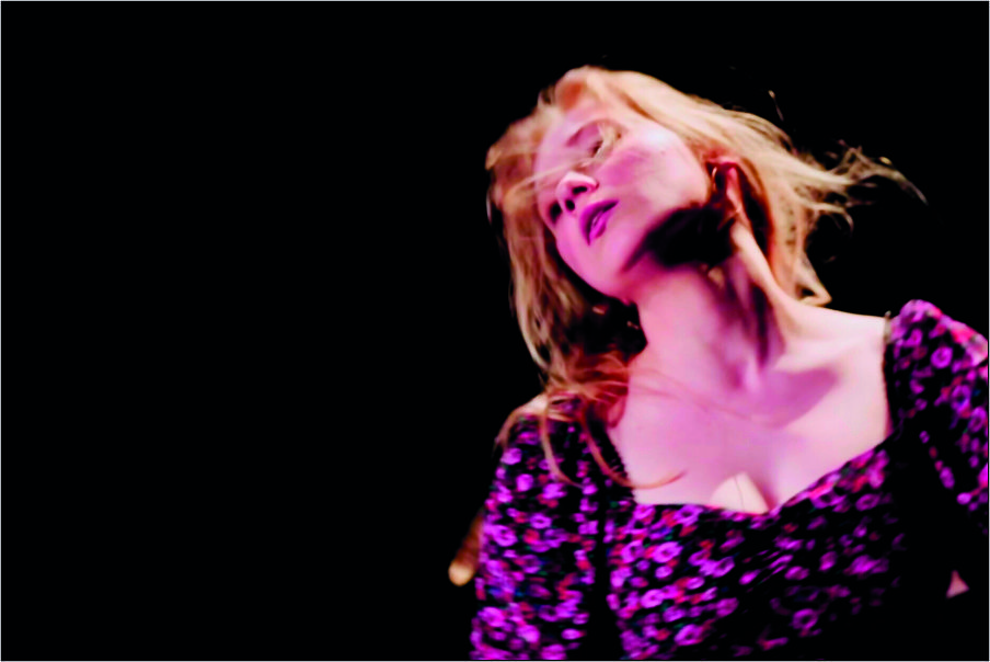 Tutaj niebo! – spektakl